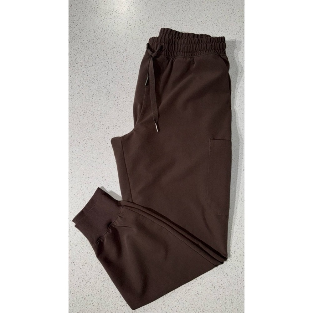 Jaanuu Osmo 8 Pocket Scrub Jogger